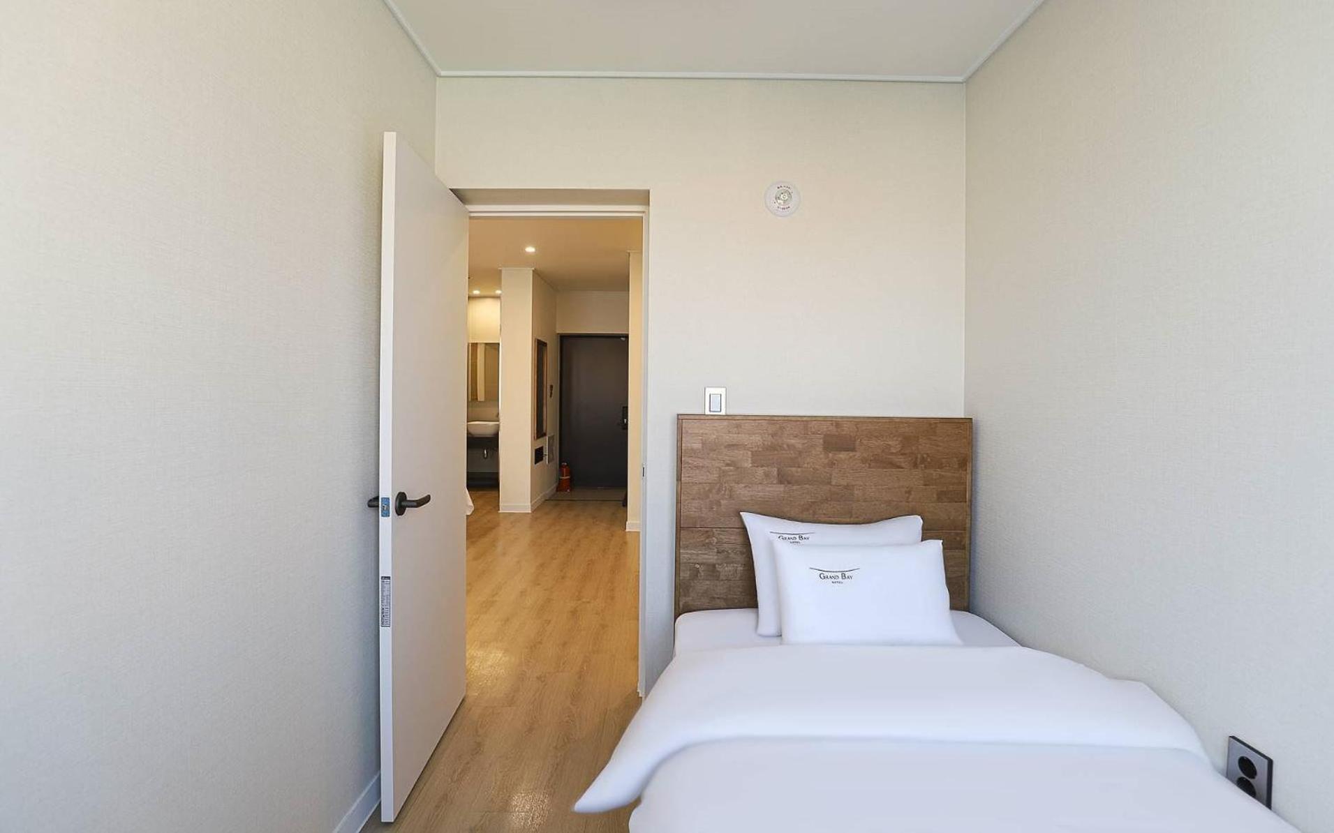 Hotel Grand Bay Порён Экстерьер фото